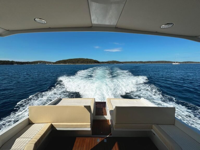 Hvar → Split